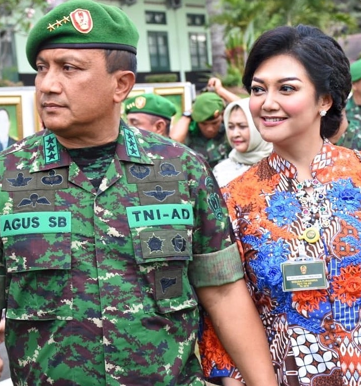 10 Potret mesra Bella Saphira & suami, 7 tahun nikah jauh dari gosip