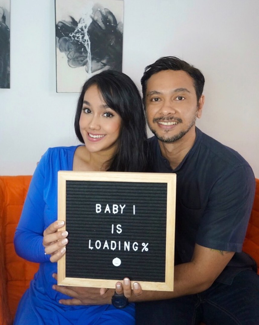 10 Potret Intan Aletrino saat pamer baby bump, cantik memesona