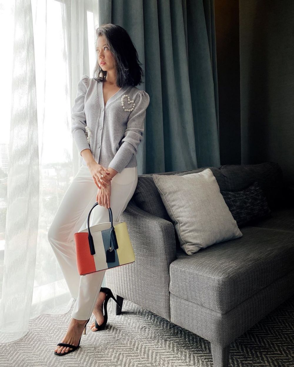 7 Penampakan rumah Yuki Kato, cozy bernuansa putih