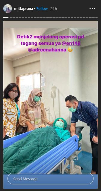 8 Momen istri Enji Baskoro melahirkan, penuh haru