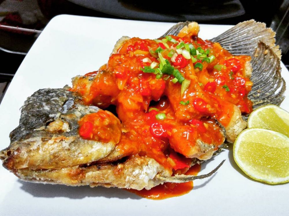 Gurame Saus Padang / IKAN GURAME SAUS PADANG ala warung tenda seafood yg enak ... : Cara membuat ...