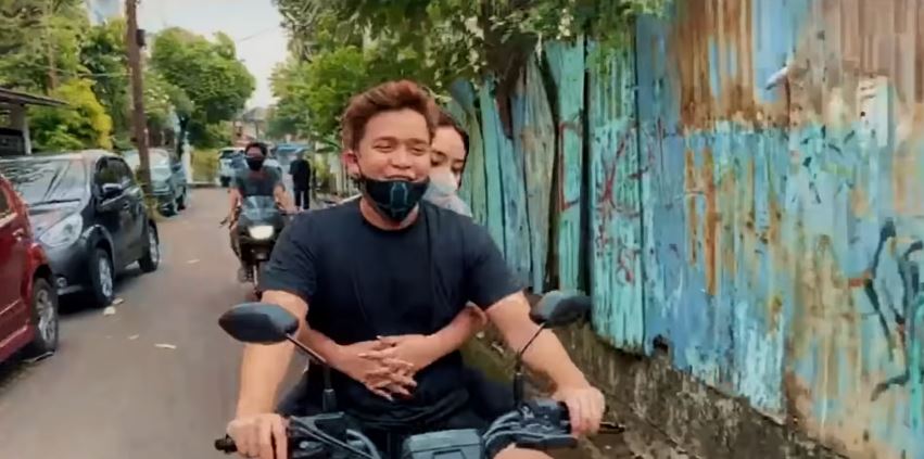 10 Momen manis Billy Syahputra & Amanda Manopo belanja bareng ke pasar