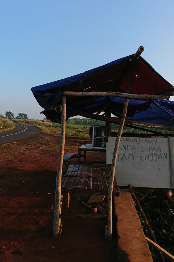 10 Potret warung di negara +62 ini bikin ketawa bingung