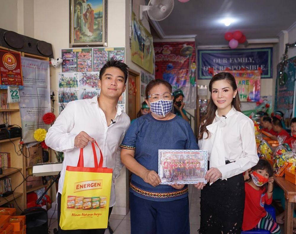 7 Momen Boy William rayakan ultah calon mertua dengan kegiatan sosial