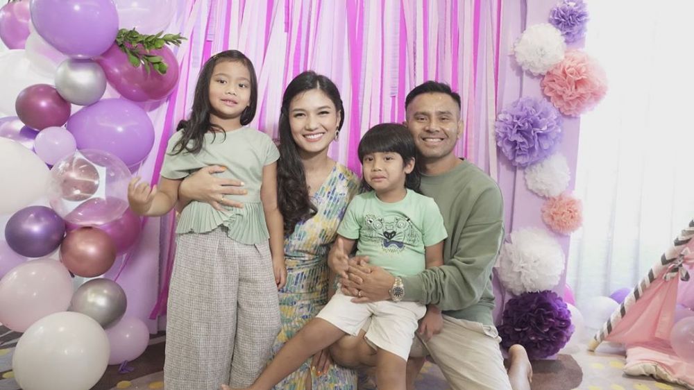 Genap berusia 37 tahun, 10 pesona Duma Riris ini bak ABG