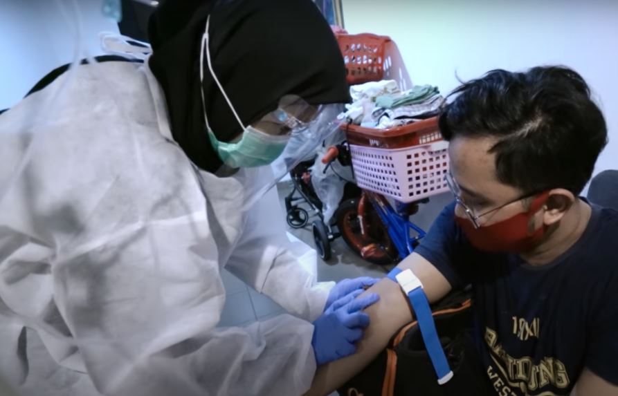 Asisten dan adik Nikita Mirzani positif corona, begini kondisinya