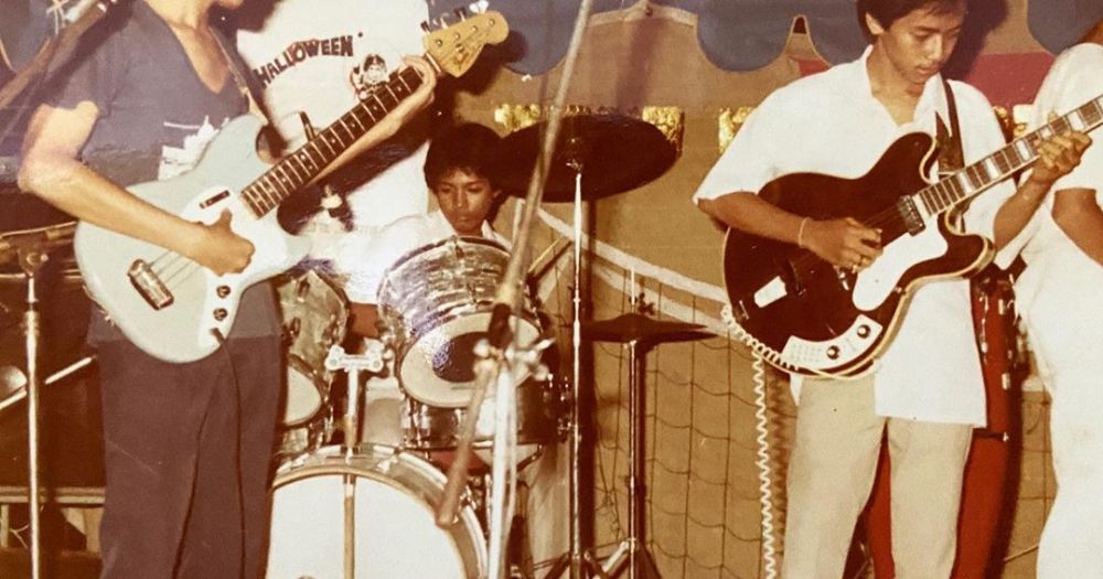 10 Potret lawas Dewa Budjana, gondrong sejak muda