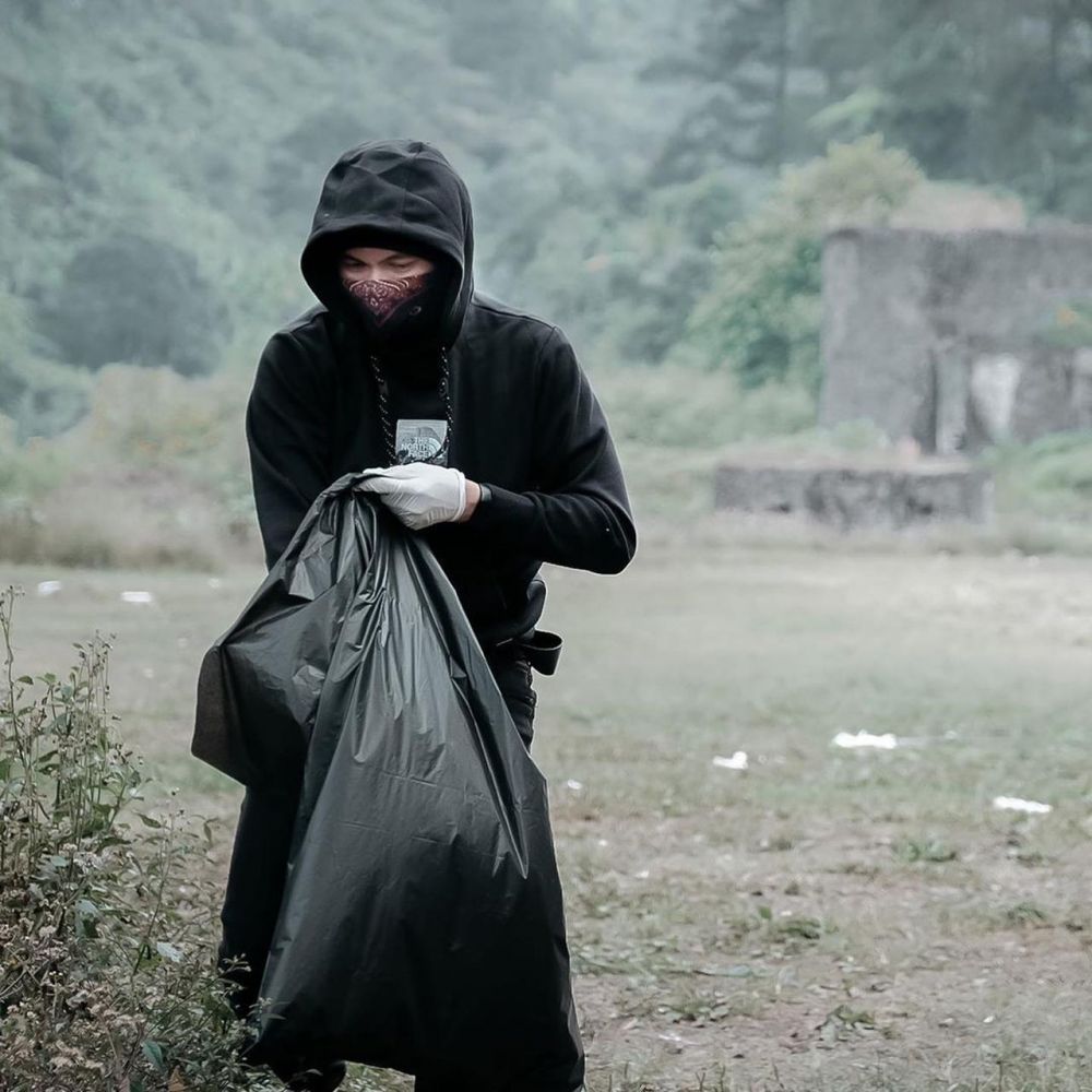 9 Momen Anji dan keluarga di Gunung Puntang, sampai bikin toilet