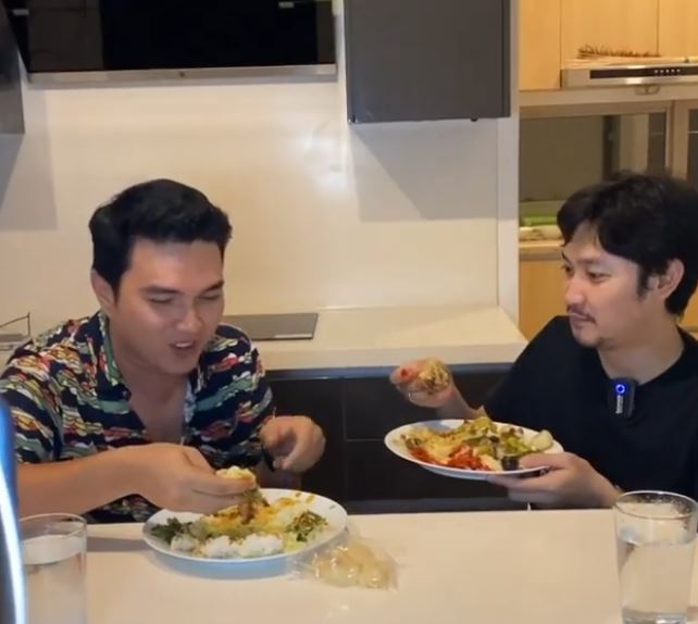 10 Momen keakraban Aldi Taher dan suami Dewi Perssik