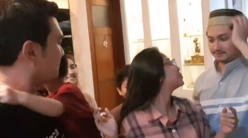 10 Momen keakraban Aldi Taher dan suami Dewi Perssik