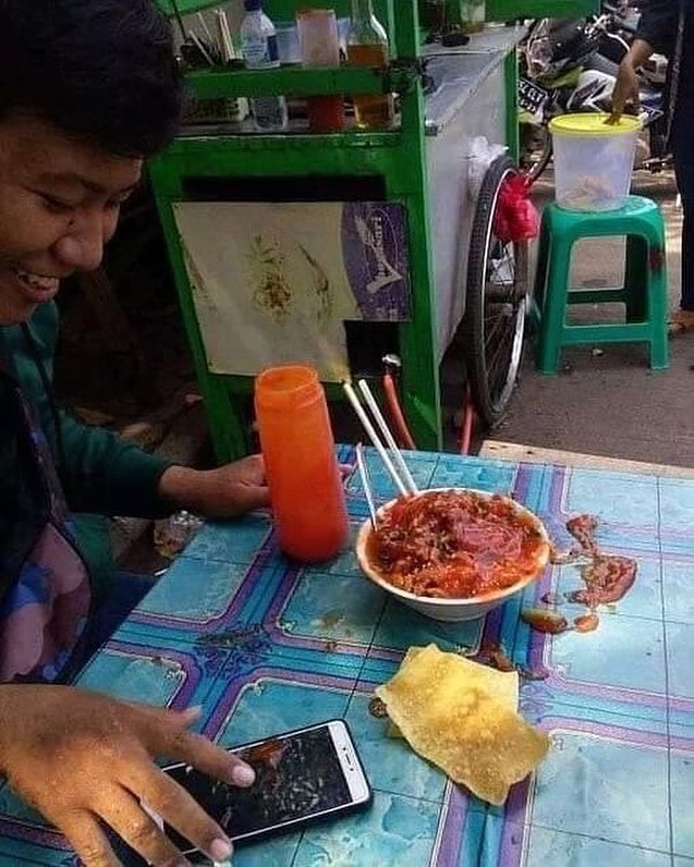 10 Potret netizen Indonesia saat mau makan nyeleneh tapi 