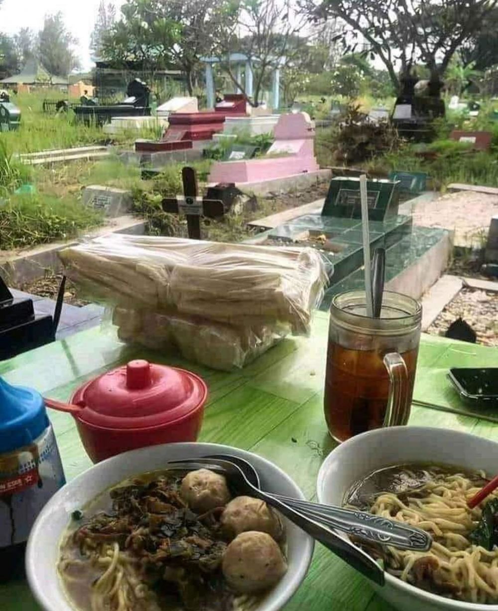 10 Potret netizen Indonesia saat mau makan, nyeleneh tapi kocak