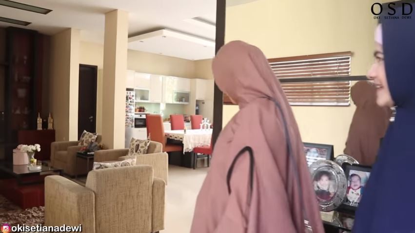 7 Potret rumah mantan artis cilik Astri Ivo, megah dan mewah