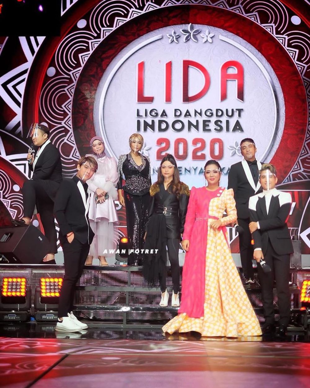 8 Potret kedekatan Rizky Billar & Lesty Kejora di panggung LIDA 2020