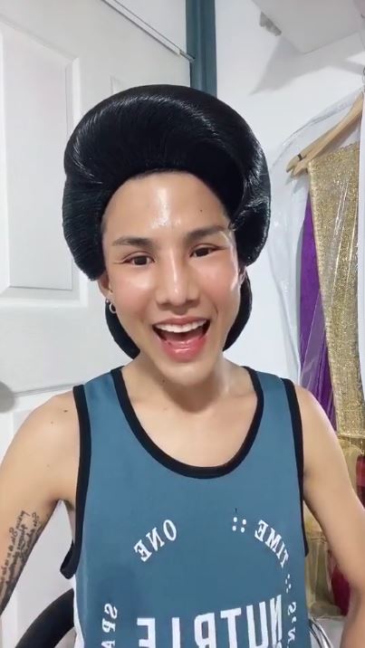 10 Gaya wig antimainstream ini bikin kamu melongo, heboh banget