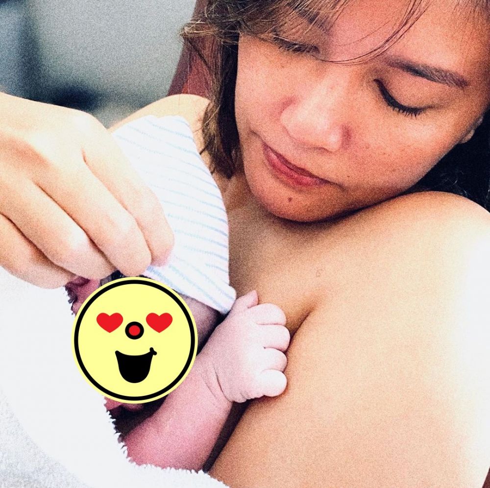 Titi Rajo Bintang melahirkan bayi laki-laki, namanya curi perhatian