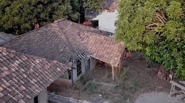7 Potret rumah masa kecil Panji Petualang, tak terurus hampir roboh