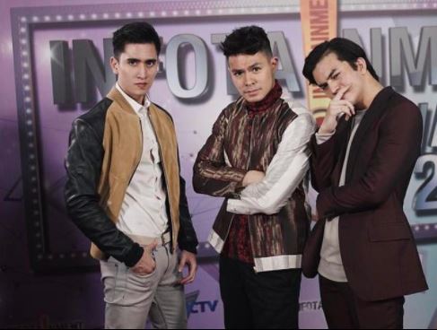 8 Potret kedekatan Verrell Bramasta & Fero Walandouw, bak kakak adik