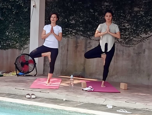 8 Potret persahabatan Wanda Hamidah & Marcella Zalianty, kompak!