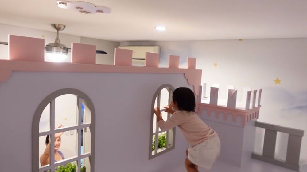 8 Potret kamar Nastusha putri Chelsea Olivia, seperti bangunan kastel