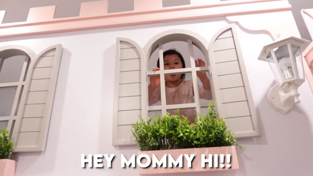 8 Potret kamar Nastusha putri Chelsea Olivia, seperti bangunan kastel