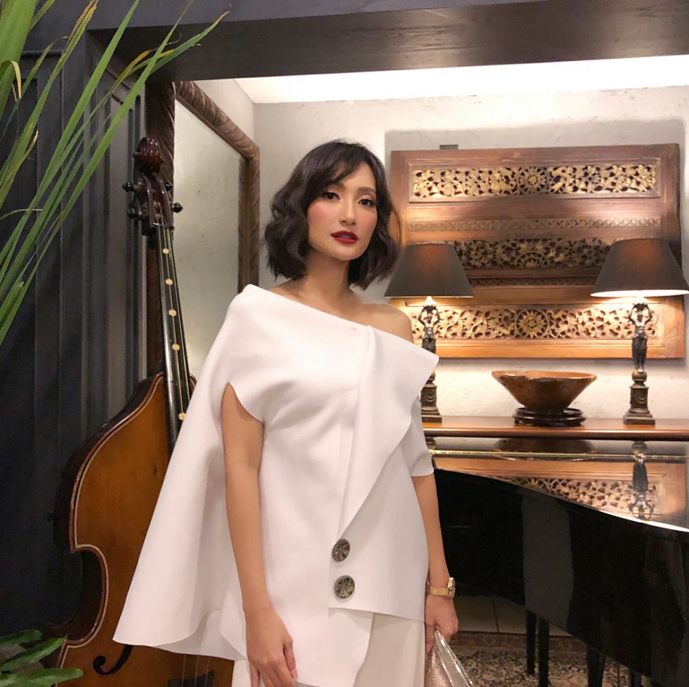 10 Potret Artika Sari Devi, awet muda di usia 41 tahun