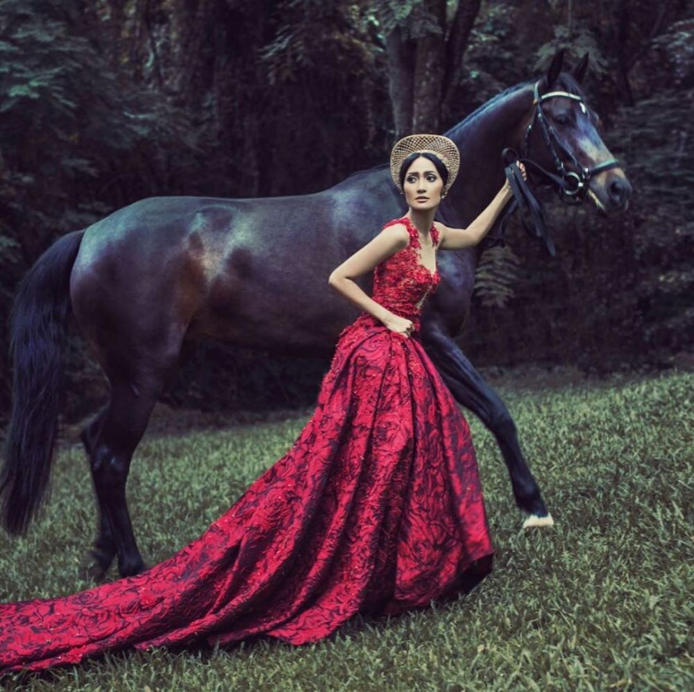 10 Potret Artika Sari Devi, awet muda di usia 41 tahun