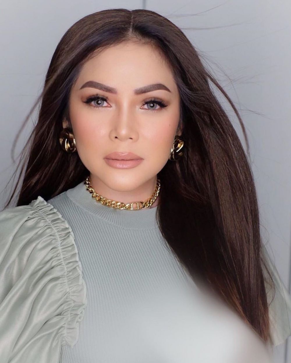 10 Potret terbaru Kristina ini bikin pangling, makin awet muda