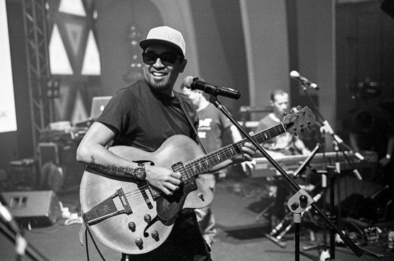 Kenangan Tompi di hari ulang tahun Glenn Fredly ini bikin terenyuh