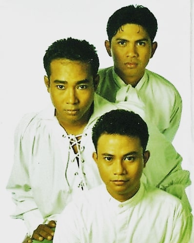 10 Potret masa muda Ronnie Sianturi, parasnya idaman wanita