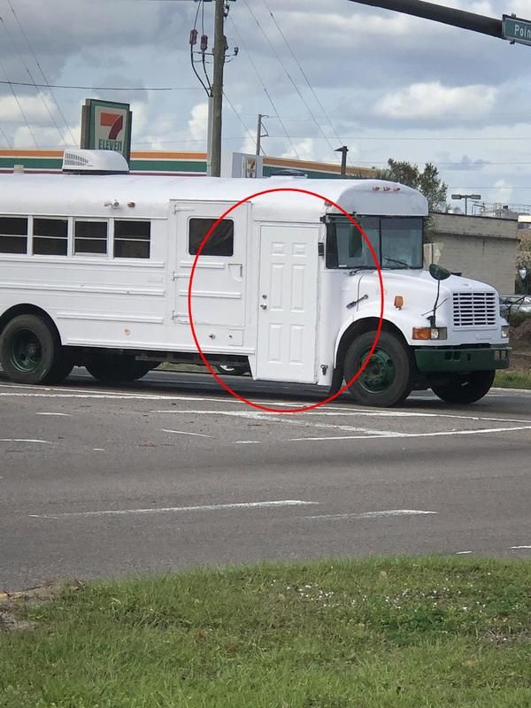 10 Modifikasi nyeleneh pintu mobil ini bikin kamu keheranan