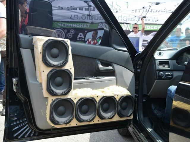 10 Modifikasi nyeleneh pintu mobil ini bikin kamu keheranan