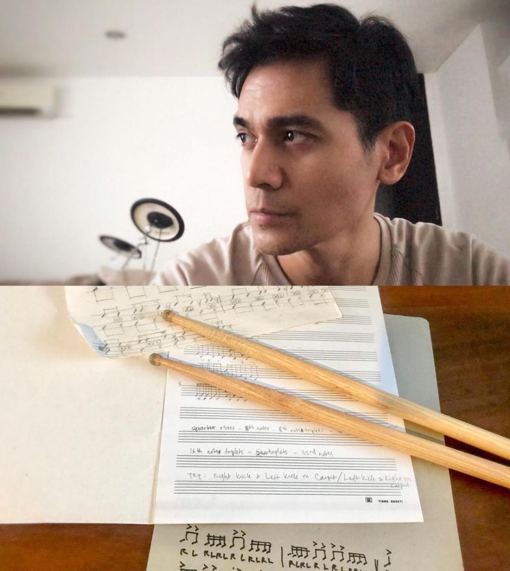 Pesona 10 musisi ganteng di usia 50-an tahun, karismanya awet