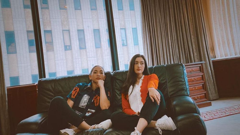 Main film bareng, ini 8 potret kebersamaan Harini & Ranty Maria