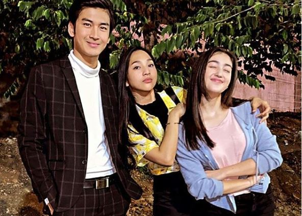 Main film bareng, ini 8 potret kebersamaan Harini & Ranty Maria