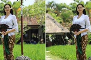 Unggah potret terbaru, penampilan Aura Kasih berhijab  jadi sorotan