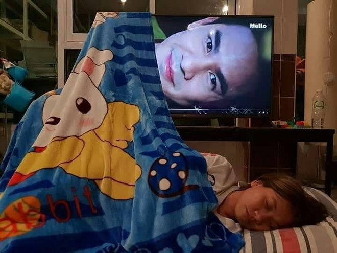 20 Tingkah lucu jomblo pura-pura punya pacar ini bikin ngakak halu