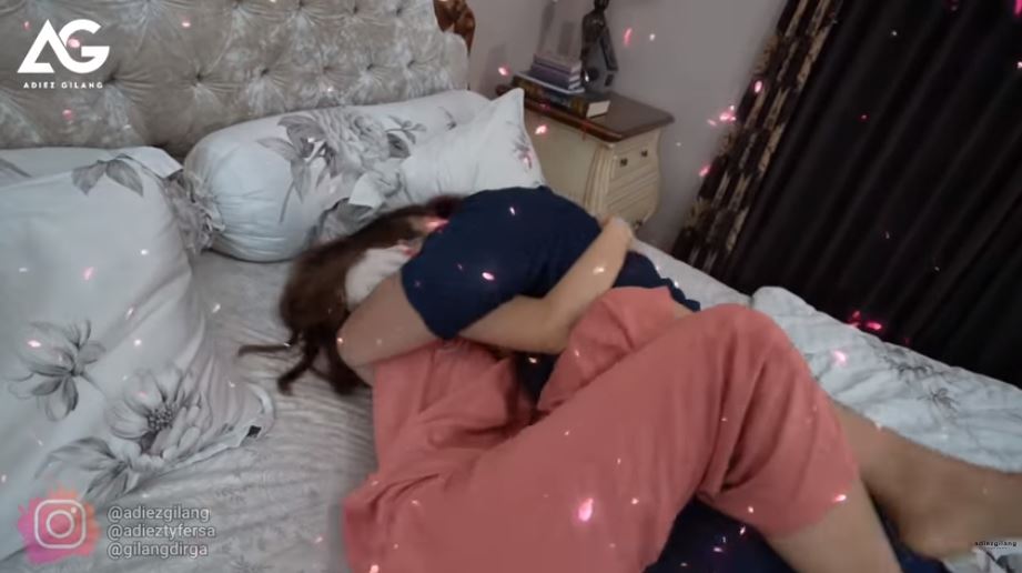 10 Momen Adiezty istri Gilang Dirga umumkan kehamilan