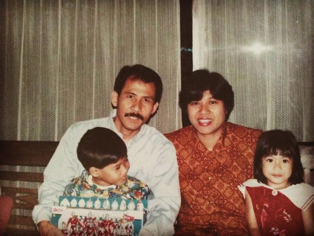 5 Potret kenangan Nino RAN bersama mendiang ayahnya