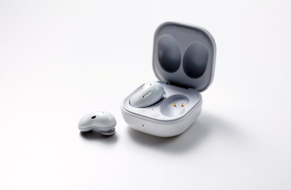 6 Tips menggunakan earphone yang aman agar me time kamu nyaman