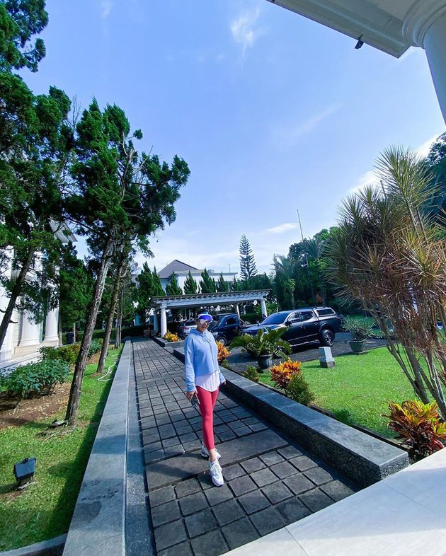 8 Penampakan rumah Reino Barack yang jarang terekspos