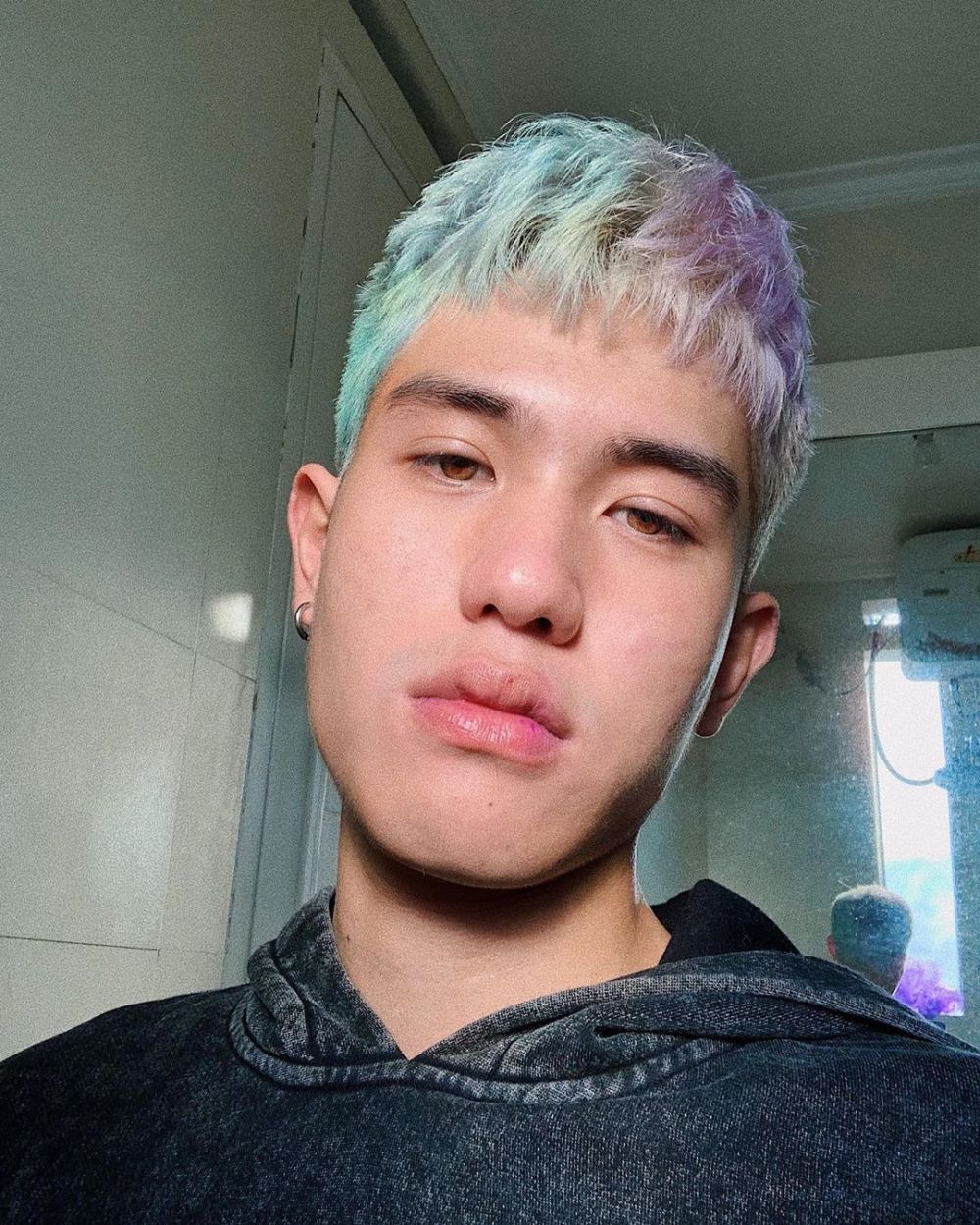 10 Potret transformasi Julian Jacob, dulu imut kini karismatik