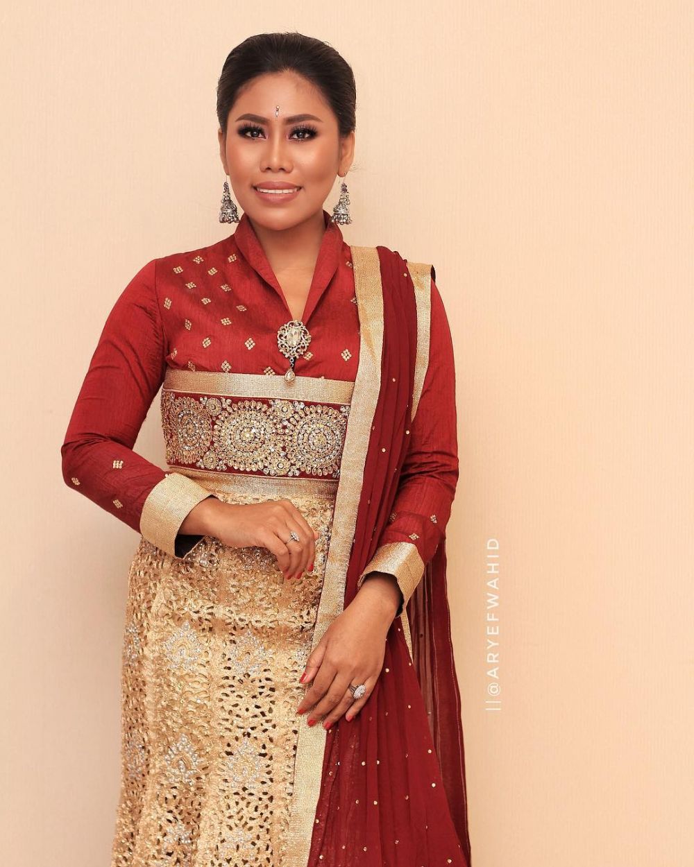 Gaya 10 pedangdut pakai kain sari, bak seleb Bollywood