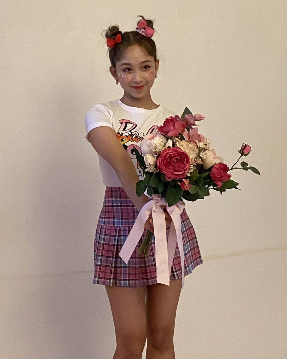 7 Pesona Dita Karang jadi model iklan skincare Korea, cantik natural