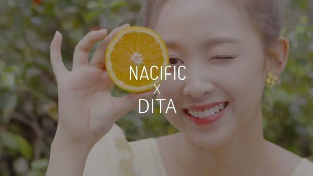 7 Pesona Dita Karang jadi model iklan skincare Korea, cantik natural
