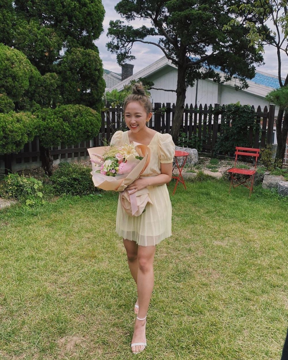 7 Pesona Dita Karang jadi model iklan skincare Korea, cantik natural