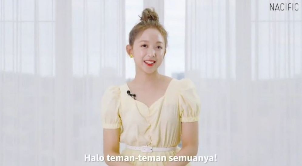 7 Pesona Dita Karang jadi model iklan skincare Korea, cantik natural