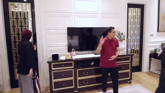 8 Potret kamar tidur Arie Untung & Fenita Arie, banyak pintu rahasia