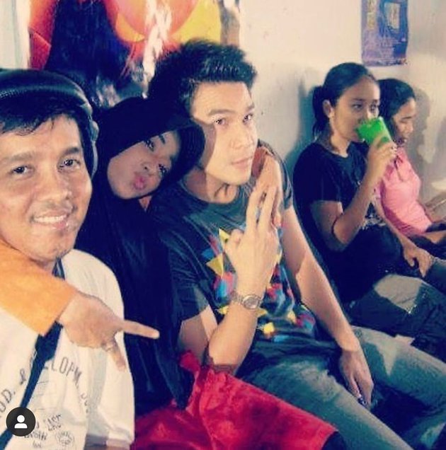 7 Potret lawas Dewi Perssik di usia 20-an, bukti cantiknya awet