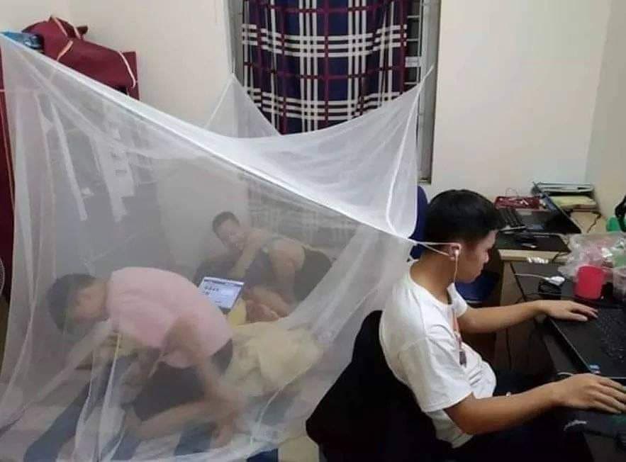 10 Cara pasang perabot di rumah ini nyeleneh tapi lucu